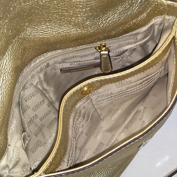 **WKEND SALE** Michael Kors Metallic Pale Gold Bedford Tassel Med - Picture 5 of 16